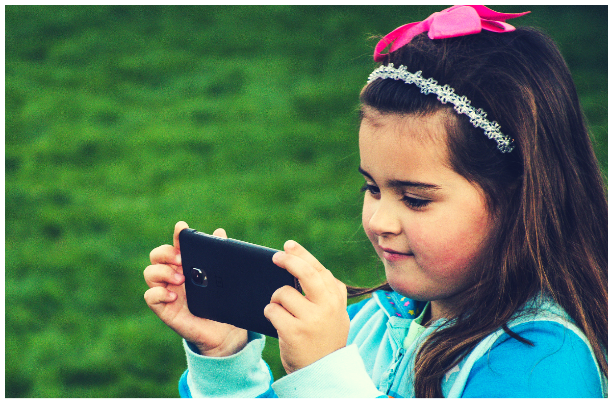 Tik-Tok Under Fire as Study Finds 25% of Kids Talk to Strangers Online